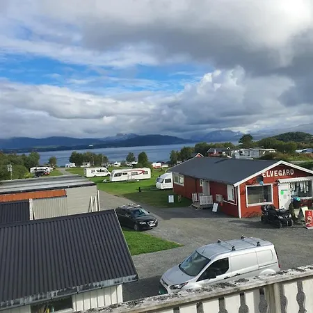 Camp Saltstraumen-elvegard Κάμπινγκ